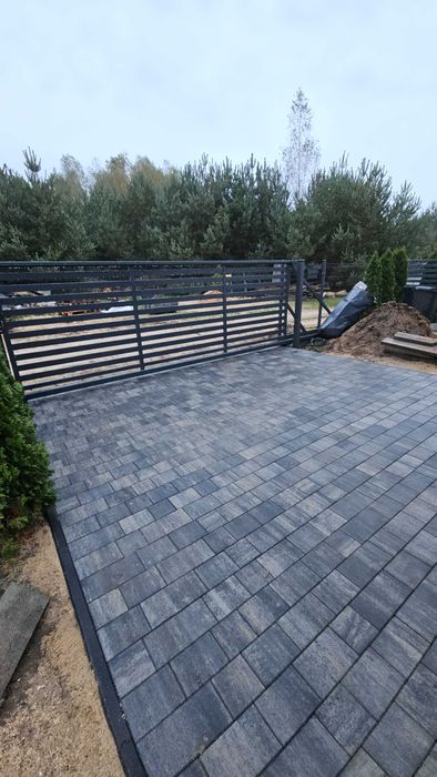 Montaż ogrodzeń, bram oraz drobne prace brukarskie