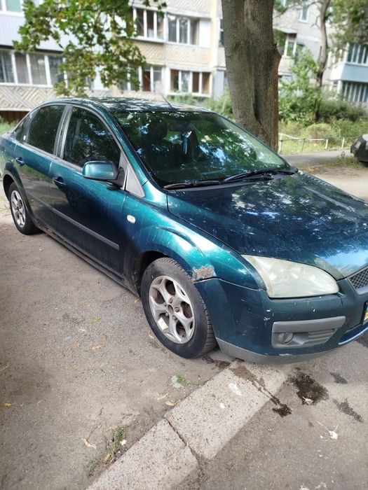 Автомобиль форд фокус