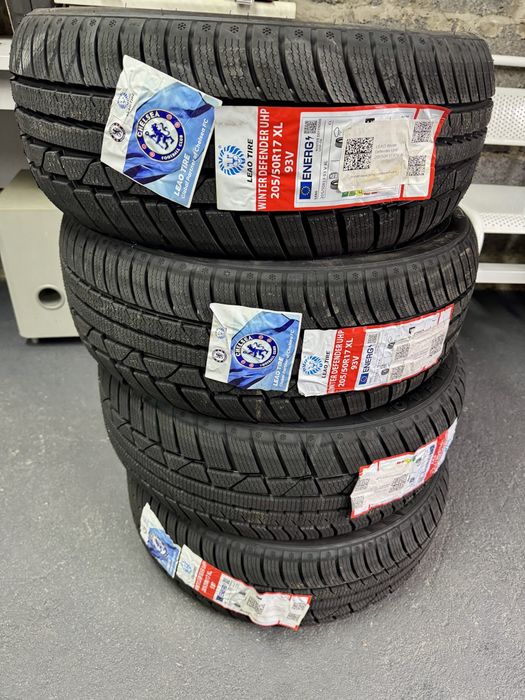 Шина нова зимова 215 55 17 Leao Winter Defender UHP