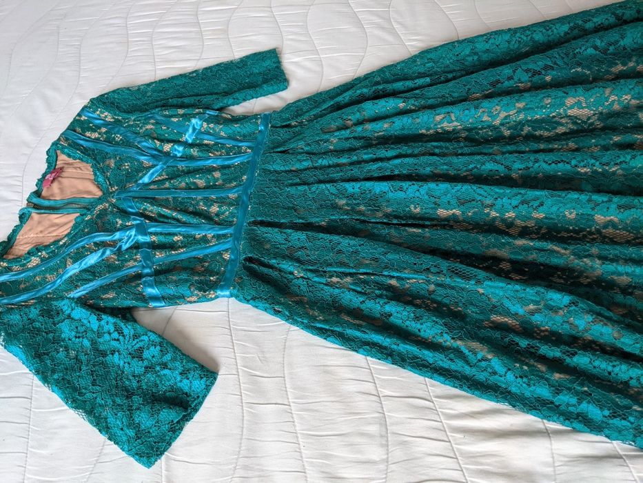 Платье длинное изумрудное от Андре Тан
36-38 / S-M