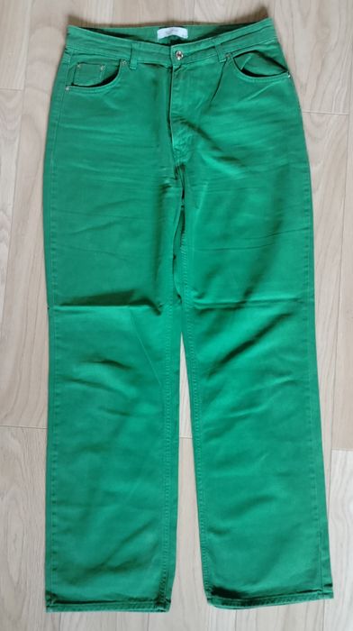 Zielone spodnie jeansowe damskie