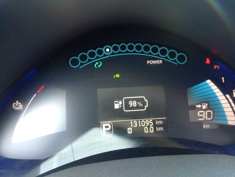 Продам Nissan leaf