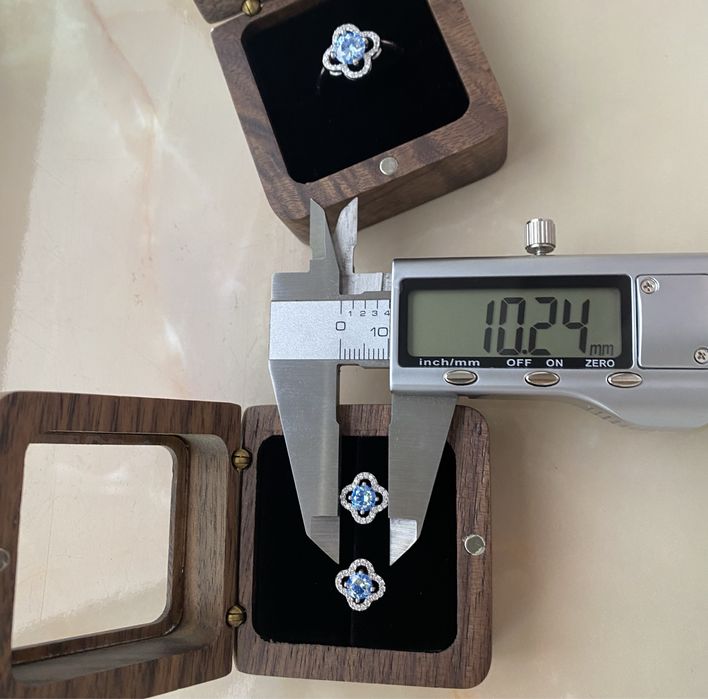 Муасаніт конкурент діамантів пусети конюшина муассанит клевер