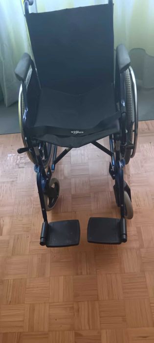 Vendo cadeira de rodas