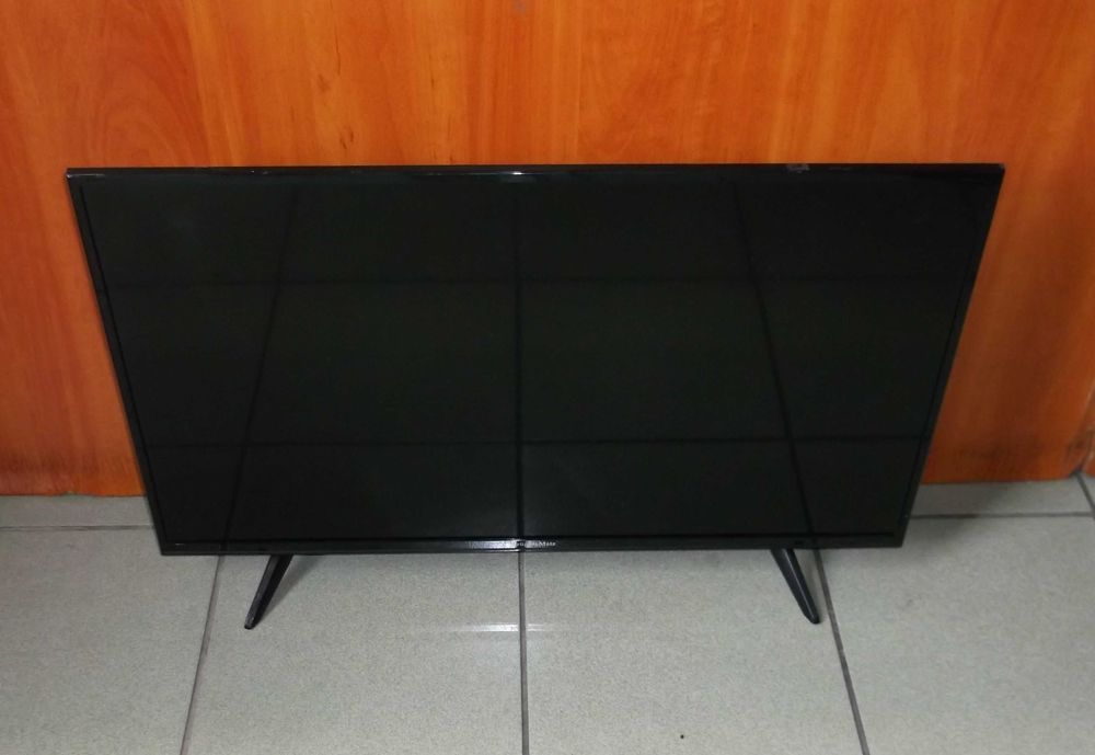 32'' Kruger&Matz 2xUSB, 2xHDMI, DVB-T2 HEVC