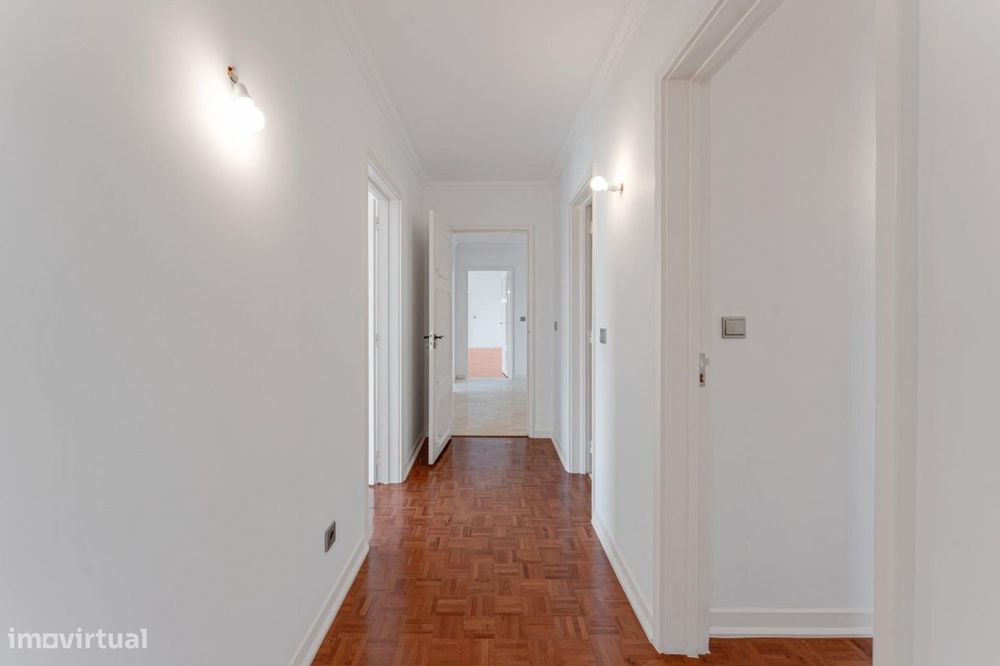 Penthouse T6 com Terraço de 131 m2 e Vista sobre Lisboa | Alvalade