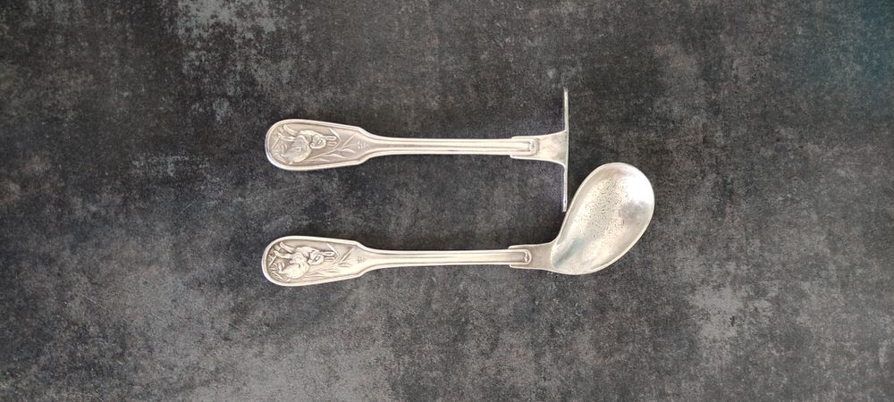 Łyżeczka i popychacz srebrzone do karmienia dla dzieci