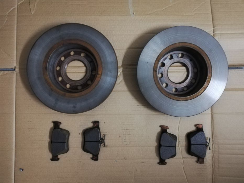 Kit de travagem (Discos + Pastilhas de travão) OEM Grupo VAG (ATE) - como novos