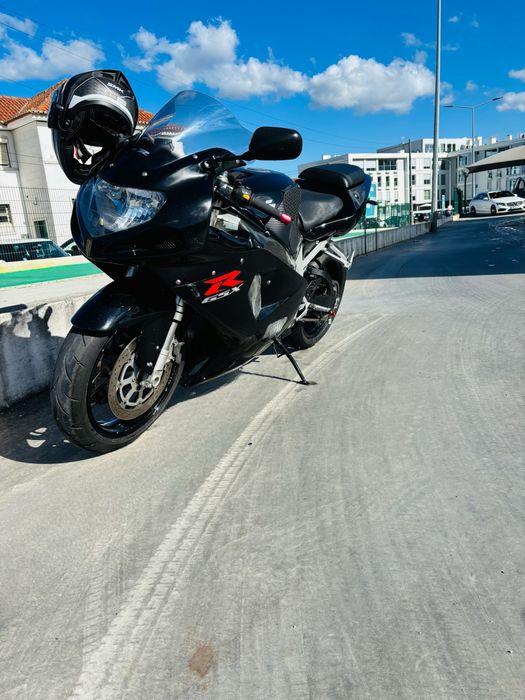 Suzuki gsxr 750 k1