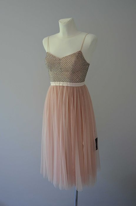 Needle and Thread pudrowa tiulowa sukienka midi koraliki 36 S