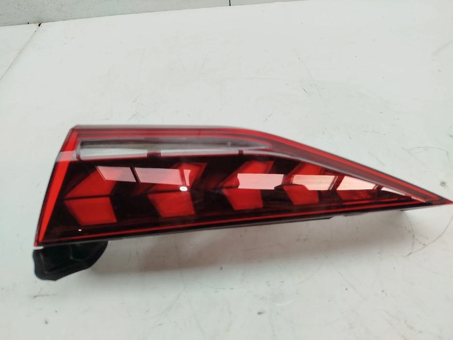 Farolim da mala direito AUDI A3 Sportback (8YA)
