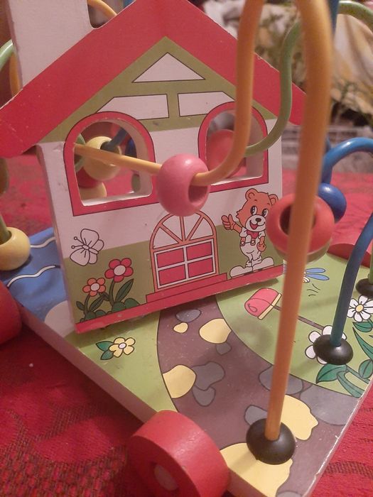 Дитячі іграшки на вибір.