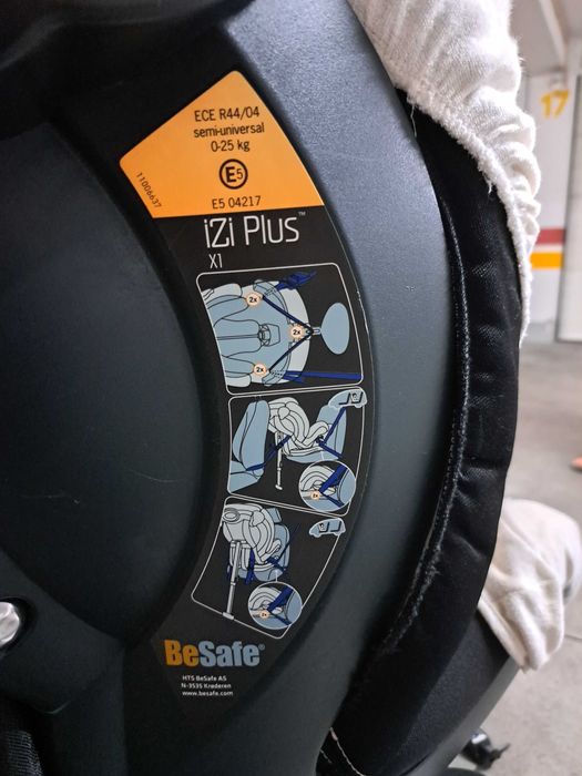 Cadeira auto Besafe iZi PLus i-Size contra a marcha