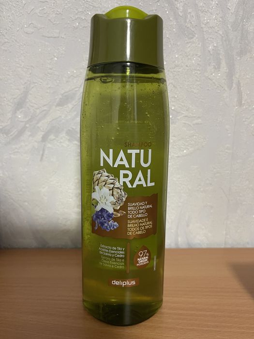 Шампунь натуральний для всіх типів волосся Natural Deliplus 97%