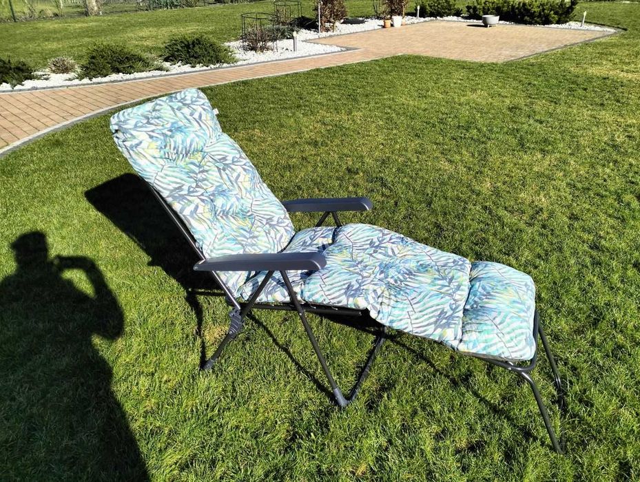 Leżak ogrodowy z podnóżkiem  - Patio Lord