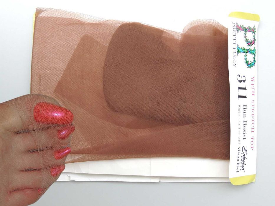 Cienkie nylonowe pończochy "Pretty Polly"