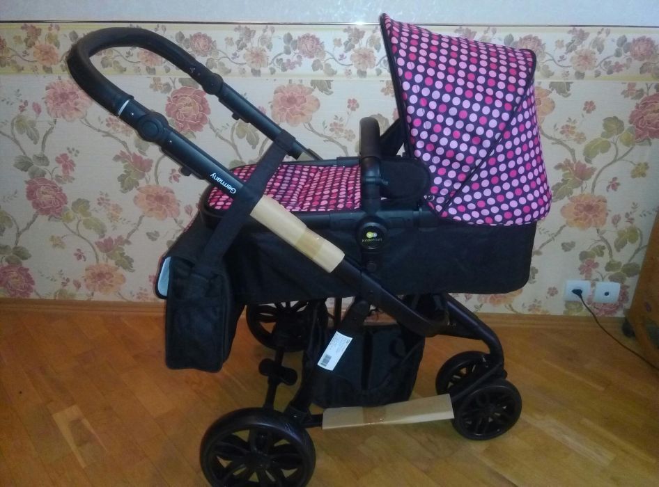 Коляска новая, трансформер Kinderkraft. Полный комплект.