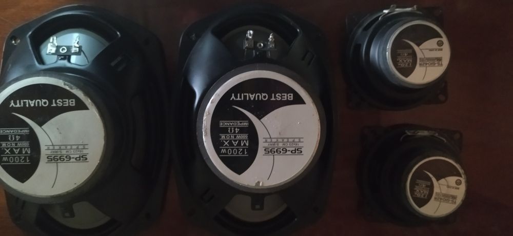 Динамики в автомобиль