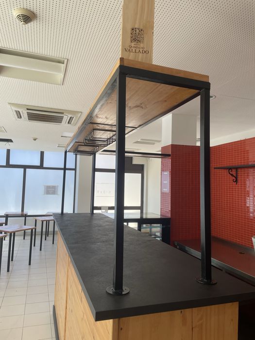 Balcão Profissional em Pinho