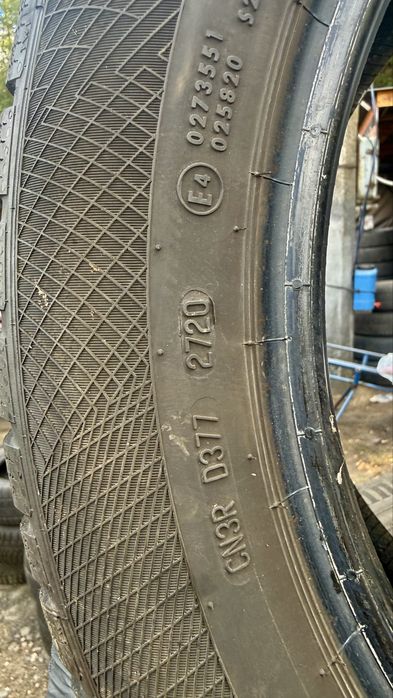 Шини зимові 215/55 r17 Continental