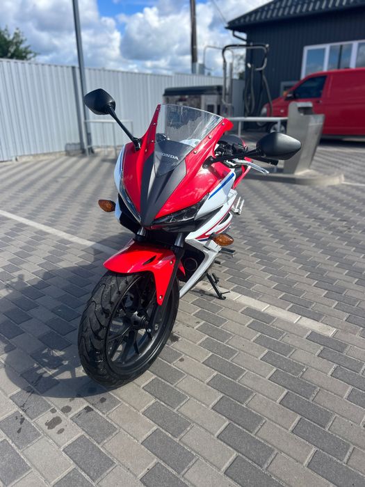 Продам Honda CBR 400R