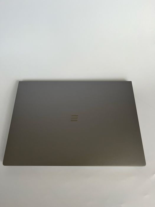 Cepter Spectrum OLED 14 ryzen5 6600H 16/512gb Radeon2gb video 14”wuxga