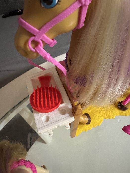 Barbie ,zagroda oraz konie