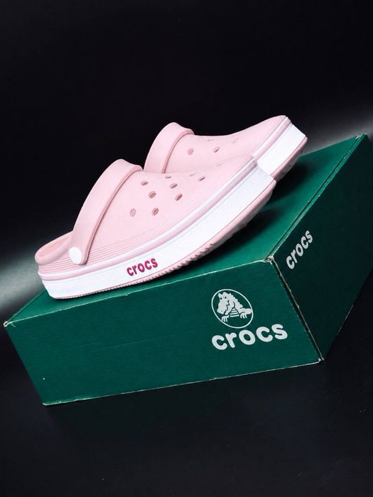 Рожеві крокси • новинка 2026 • купить крокси • Crocs женські для вулиці і дому • якісні зручні крокси • ніжно рожеві тапки жіночі