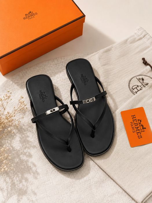Жіночі шльопанці/вʼєтнамки  Hermès