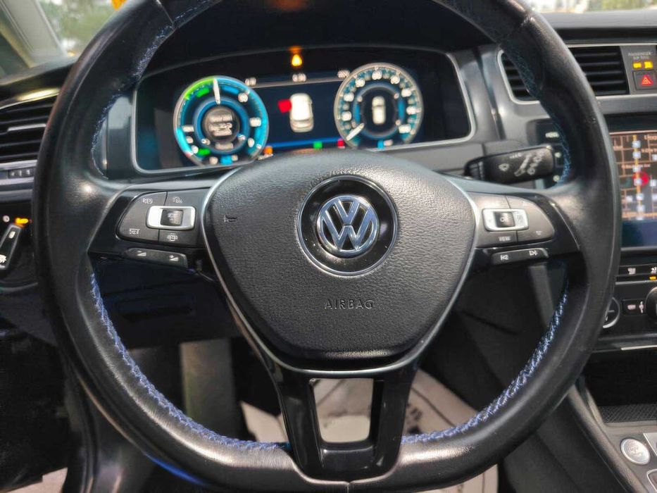 Volkswagen e-Golf SEL Premium      2019