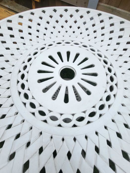 Zestaw aluminiowych mebli ogrodowych. Unikatowy komplet