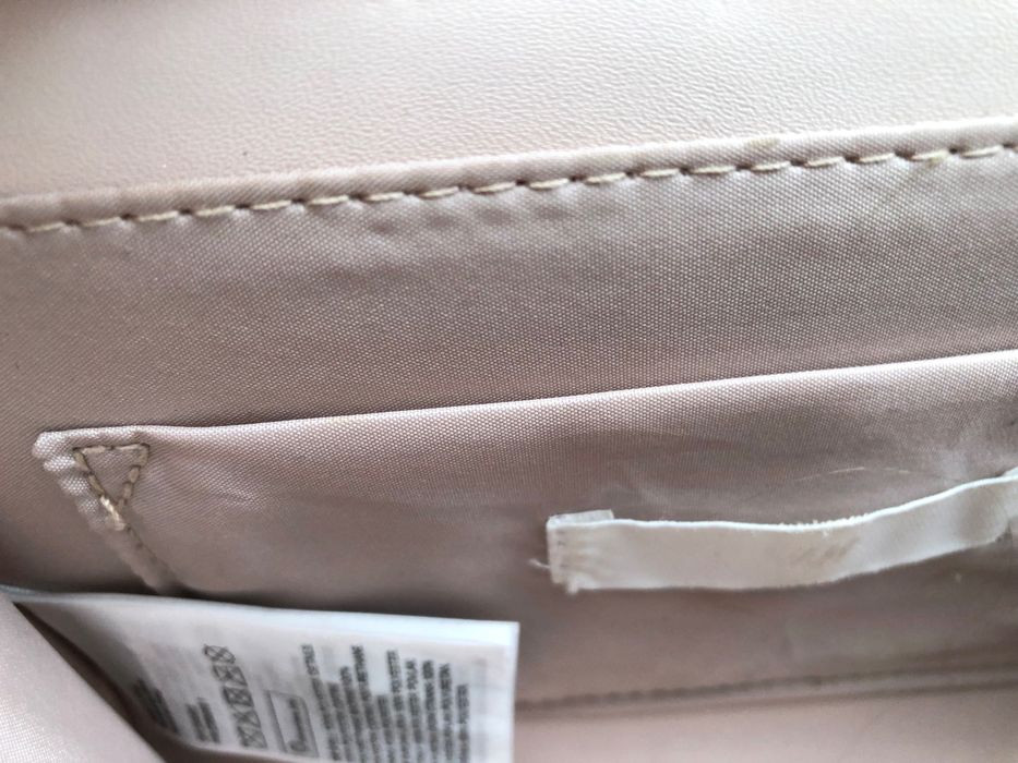 Kopertówka bezowa z łańcuszkiem