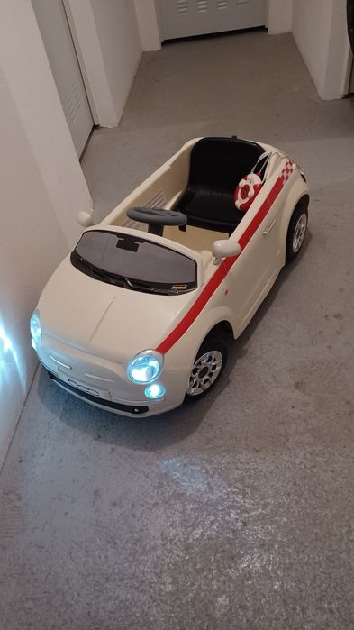Vende-se Fiat 500 com comando à distância. Bateria nova