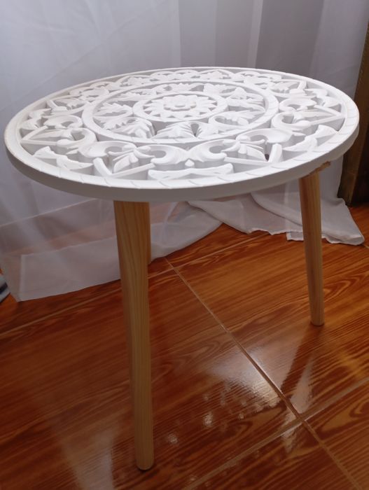 Mesa de apoio branca