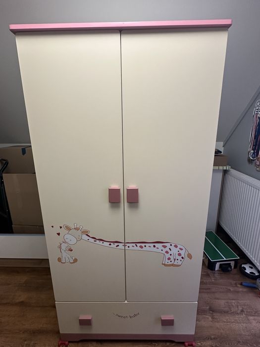 Szafa do pokoju dziewczynki