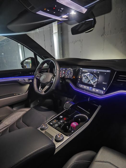 VW Touareg 3 камери 360 Area view встановлення