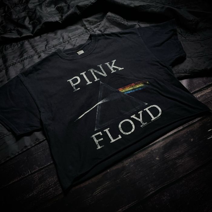 Gildan Pink Floyd “The Dark Side of the Moon” Cropped T-shirt