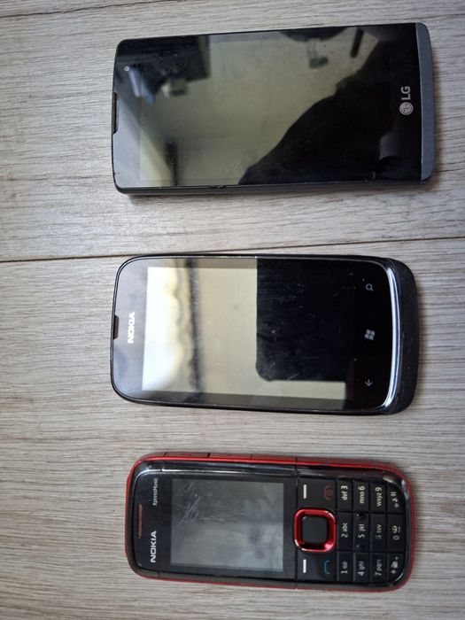 Zestaw 3 telefonów: LG + Nokia Lumia 610 + Nokia XpressMusic. Stan nieznany.