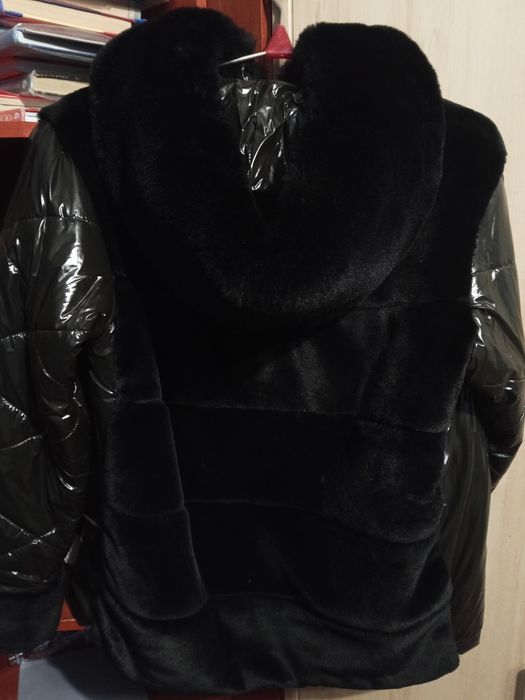 Куртка жіноча зимова.