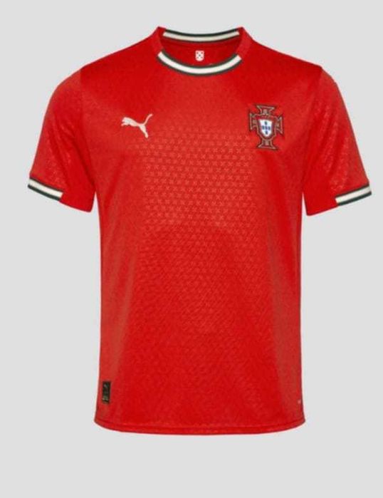 Camisola e conjuntos (calções e camisolas) da seleção portuguesa