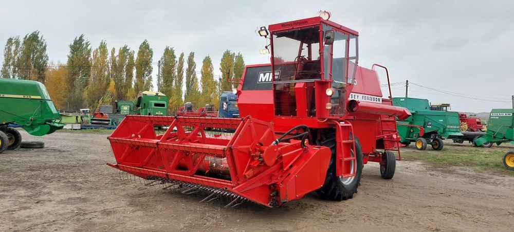 Зернозбиральний комбайн Massey Ferguson 440 3.м