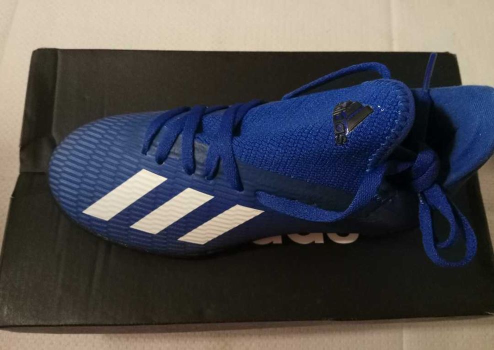 Chuteiras Adidas 33