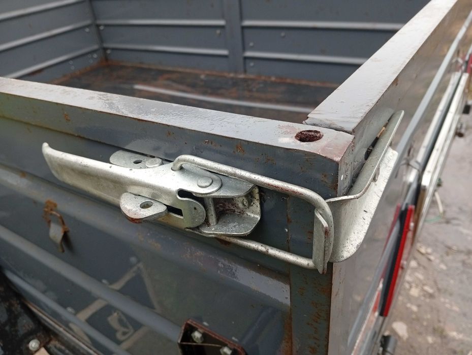 Продам легковий прицеп "Лев" з малим пробігом.