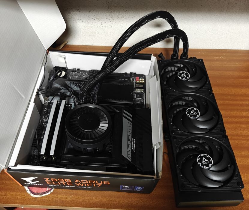 Bundle Intel i7 265k, Z890, 32GB e 2TB