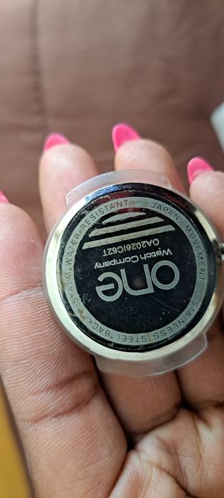 Caixa c/ braceletes relógio one