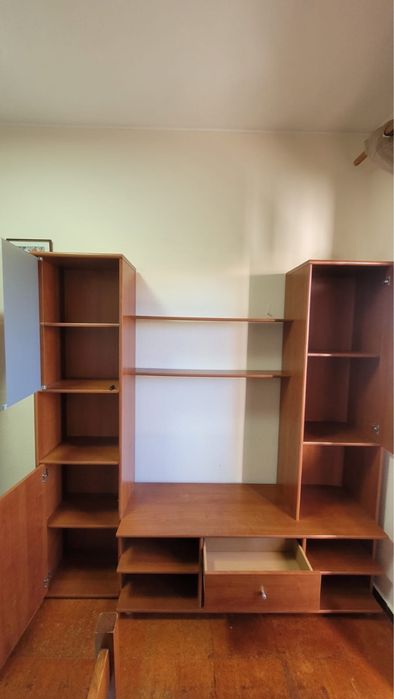 Móvel de Sala / Estante com Suporte para TV – Castanho Mel