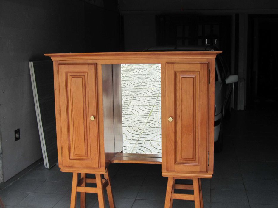 Móvel WC  em madeira maciça c/oferta de estante de canto e acessórios