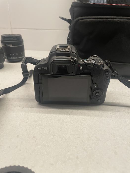 Maquina fotografica Canon EOS 200D