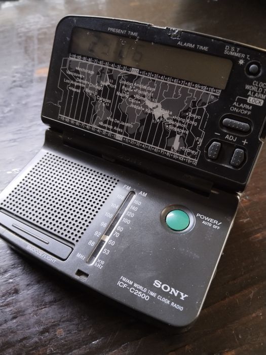 Радиоприемник Sony icf-c2500