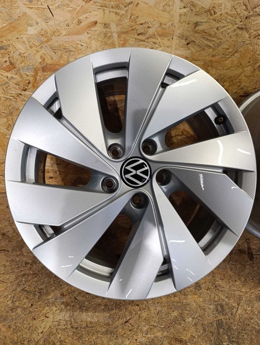 Felgi 17" Volkswagen Tiguan Golf Passat Skoda Seat Audi 5x112 571601025